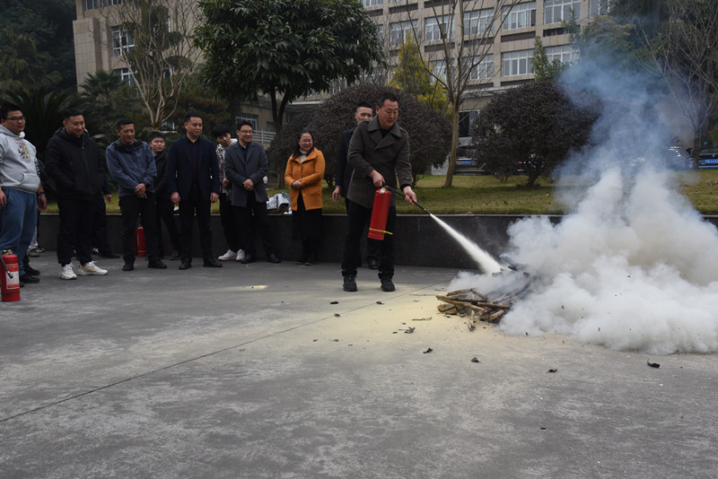 1639653035093099103.jpg 路安-公司组织开展消防安全知识培训和应急疏散演练_副本.jpg